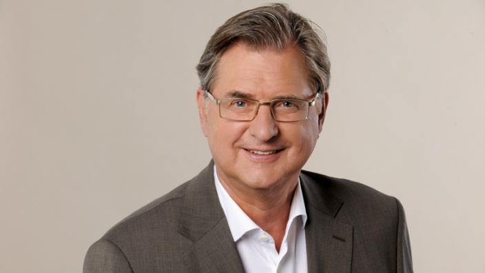 Dr. Bernhard Hausberg