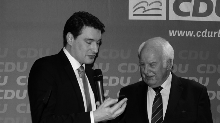 Der frühere Kreisvorsitzende Uwe Pakendorf mit Siegfried Stiefelhagen Der frühere Kreisvorsitzende Uwe Pakendorf mit Siegfried Stiefelhagen