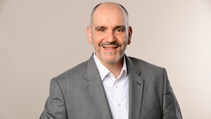 Dr. Daniel Schiffbauer