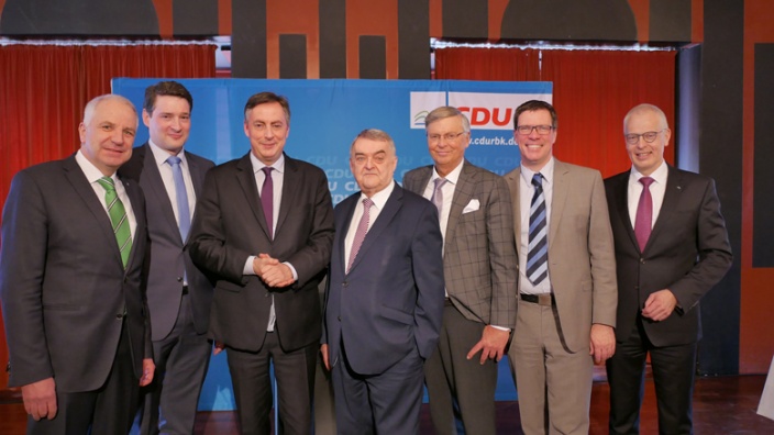 Rainer Deppe MdL, Uwe Pakendorf, David McAllister MdEP, Innenminister Herbert Reul, Wolfgang Bosbach, Landrat Stephan Santelmann und Dr. Hermann-Josef Tebroke MdB