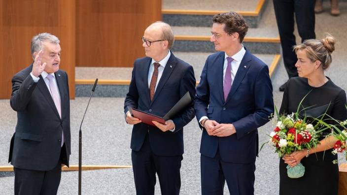 Herbert Reul bei der Vereidigung im Landtag